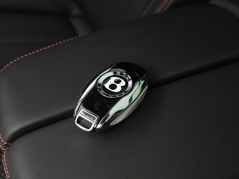 New 2025 Bentley Bentayga image 21