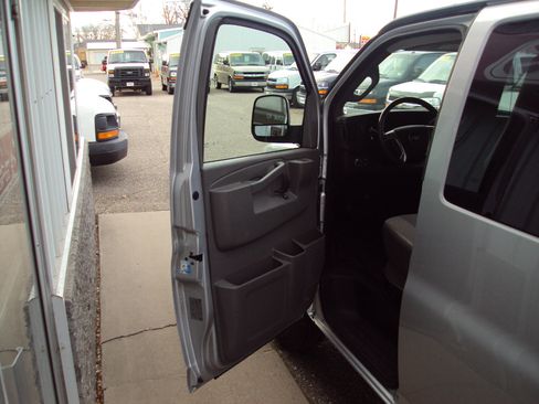 Used 2016 Chevrolet Express 2500 LS image 17