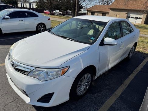 Used 2013 Toyota Camry LE FWD image 1