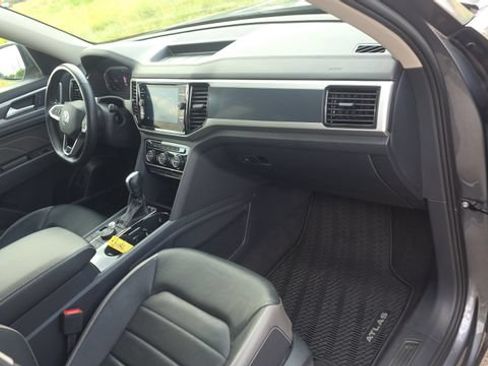 Used 2023 Volkswagen Atlas SEL Premium AWD/4WD image 28