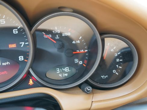 Used 2005 Porsche 911 Carrera image 39