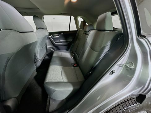 Used 2020 Toyota RAV4 XLE w/ Convenience Package FWD image 26