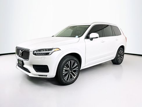 Used 2022 Volvo XC90 T5 Momentum w/ Advanced Package image 3