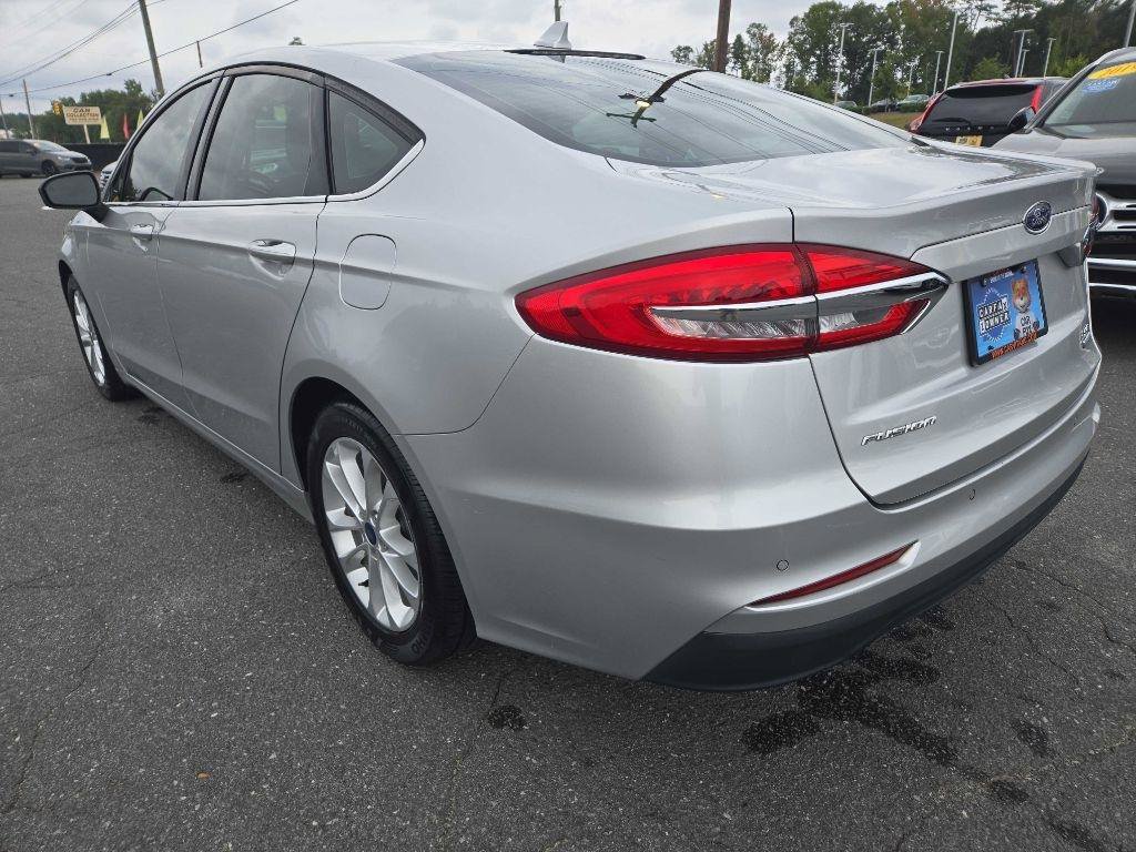Used 2019 Ford Fusion SE FWD image 8