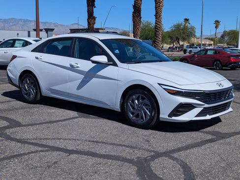 Certified 2024 Hyundai Elantra SEL image 1