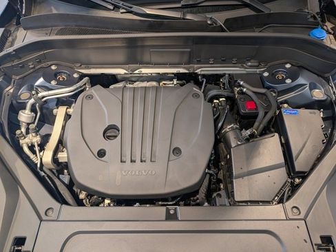 Used 2024 Volvo XC90 B5 Plus w/ Protection Package Premier image 38