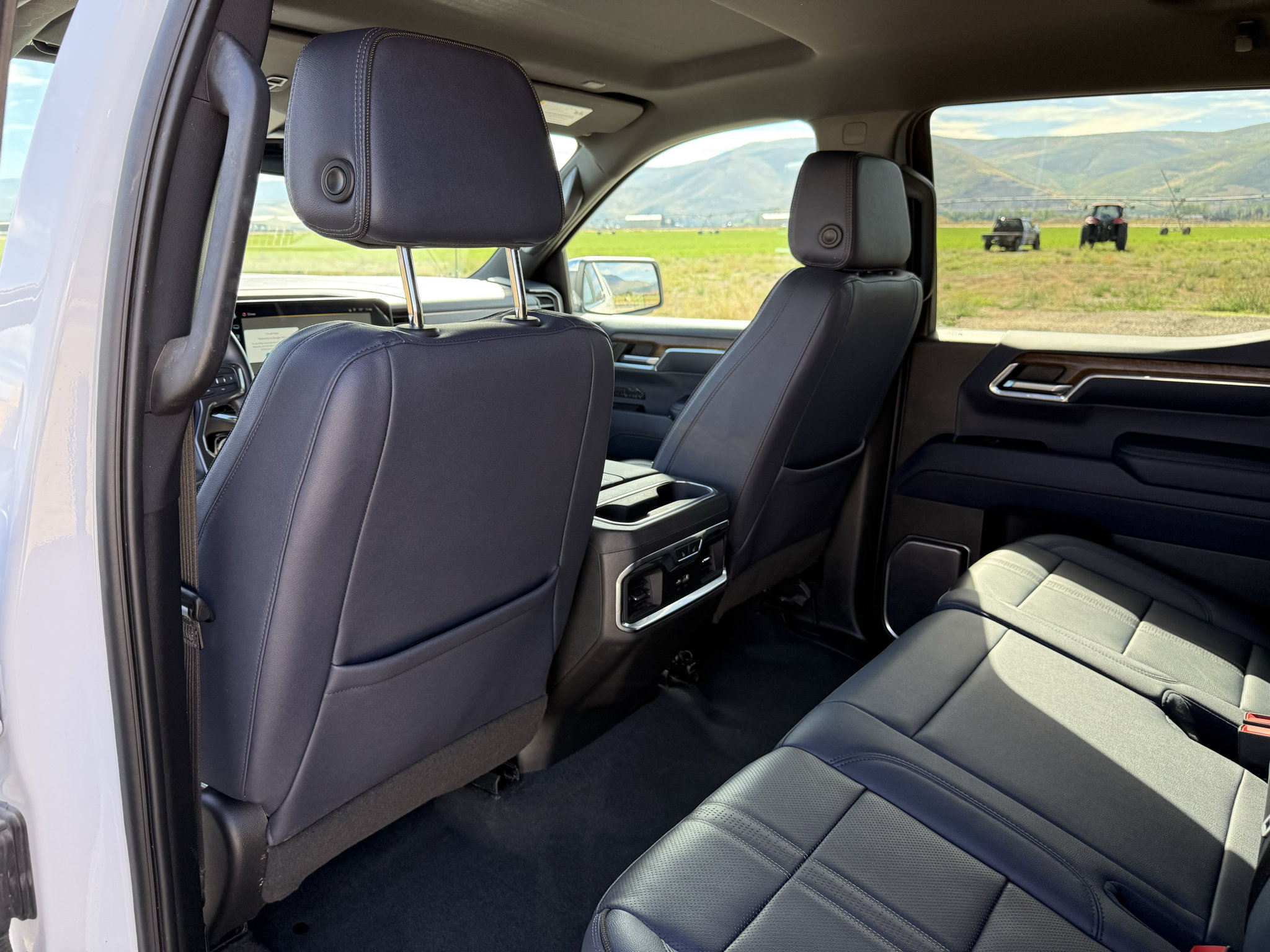 Used 2023 Chevrolet Silverado 1500 High Country AWD/4WD image 31