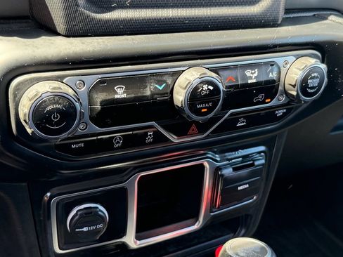 Used 2023 Jeep Wrangler Sport AWD/4WD image 17