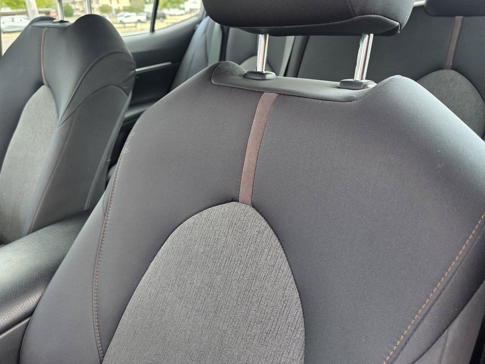 Used 2018 Toyota Camry LE FWD image 21