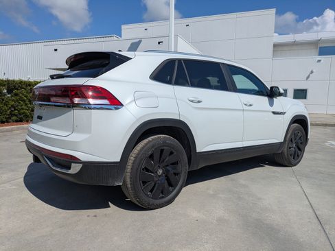 New 2026 Volkswagen Atlas Cross Sport SE FWD image 4