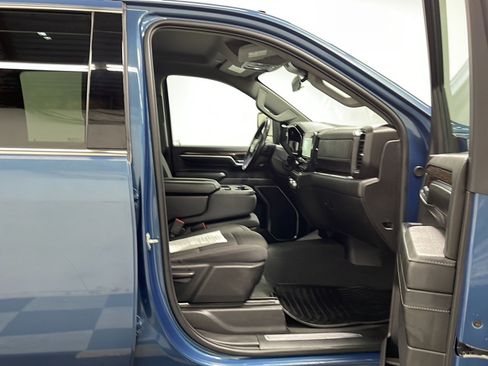 Used 2024 GMC Sierra 2500 SLE w/ SLE Value Package; AWD/4WD image 19