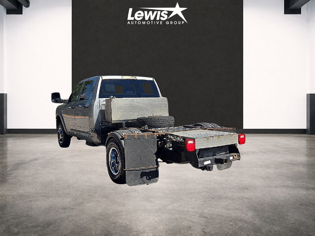 Used 2023 RAM 3500 Tradesman w/ Chrome Appearance Group AWD/4WD image 3