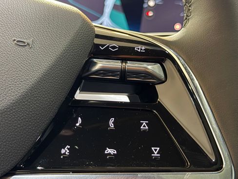 New 2026 Cadillac Vistiq Sport image 30