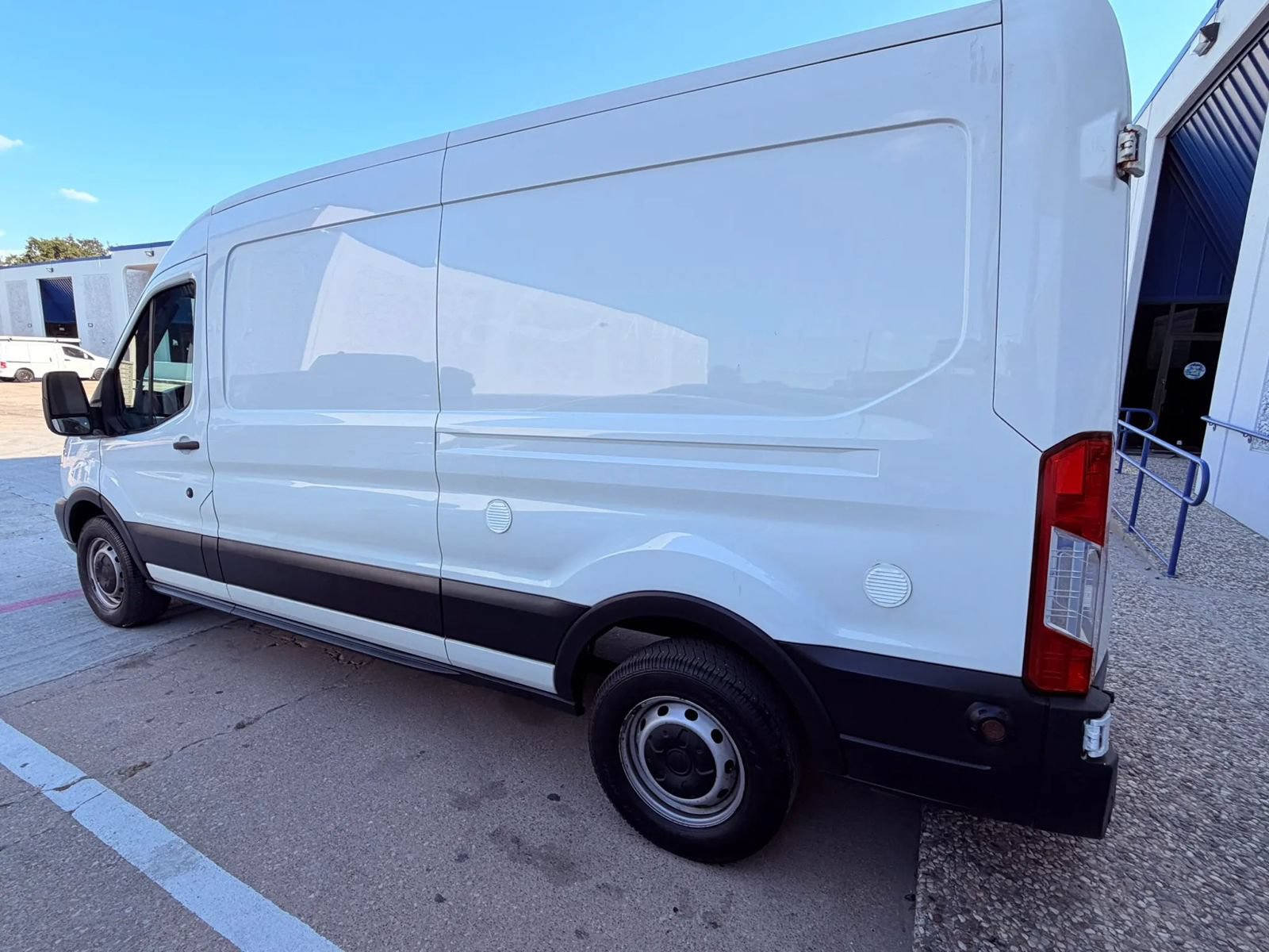 Used 2019 Ford Transit 350 148 Medium Roof RWD image 2
