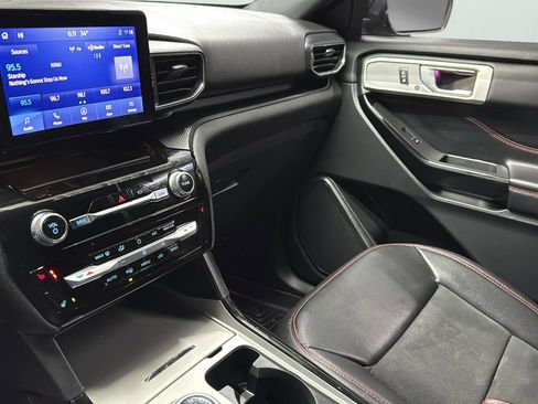 Used 2023 Ford Explorer ST-Line w/ Class IV Trailer Tow Package image 20