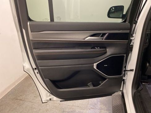 New 2026 Jeep Grand Wagoneer 4WD image 24