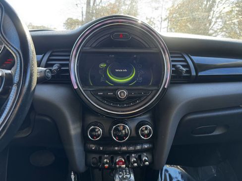 Used 2015 MINI Cooper S image 18