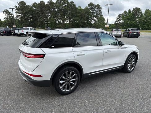 Used 2022 Lincoln Corsair FWD w/ Premium Package image 8
