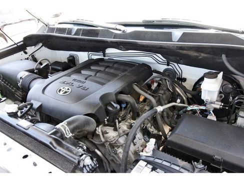 Used 2021 Toyota Tundra Platinum AWD/4WD image 31