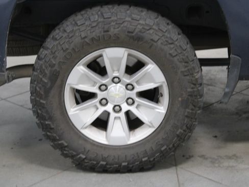 Used 2020 Chevrolet Silverado 1500 LT w/ Trailering Package AWD/4WD image 12