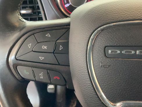 Used 2015 Dodge Challenger SXT w/ Driver Convenience Group RWD image 15