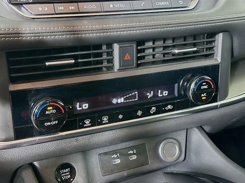 Used 2025 Nissan Rogue SV FWD image 20