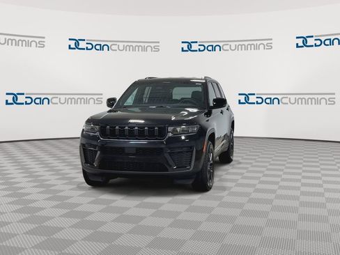 New 2026 Jeep Grand Cherokee 4WD image 4