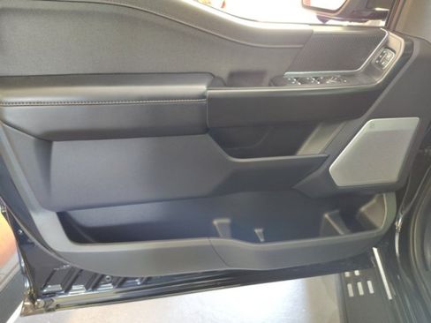 Used 2022 Ford F150 Raptor w/ Raptor 37 Performance Package AWD/4WD image 22