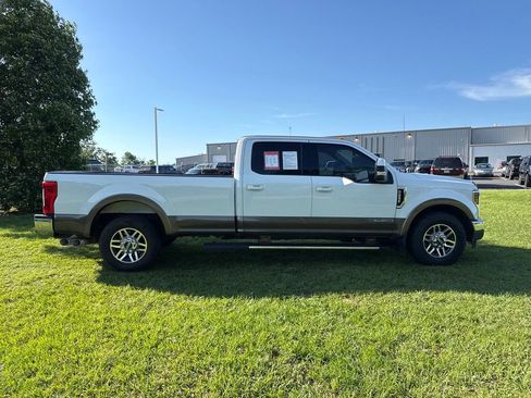Used 2018 Ford F250 Lariat w/ Lariat Value Package RWD image 9