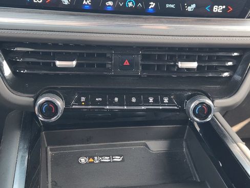 Used 2025 Chevrolet Tahoe LT RWD image 15