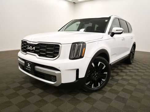 Used 2025 Kia Telluride SX w/ SX Captain's Chair Package image 2