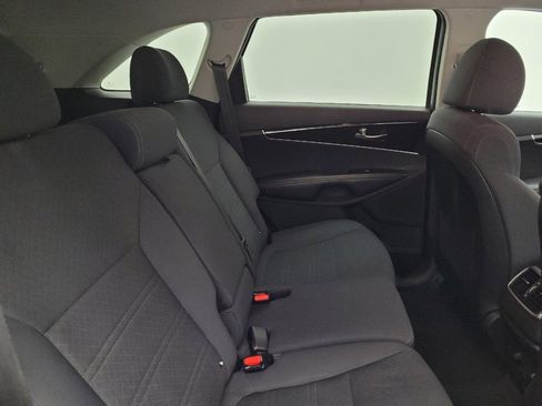 Used 2019 Kia Sorento AWD w/ LX Convenience Package image 19