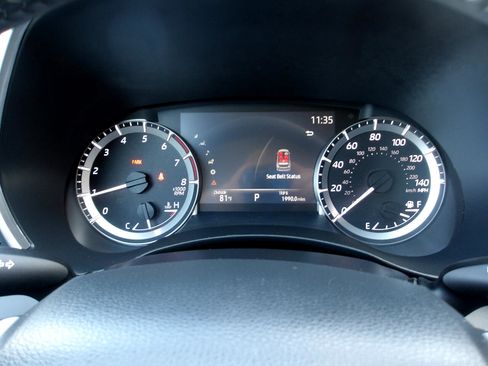 Used 2023 Toyota Highlander XLE image 19