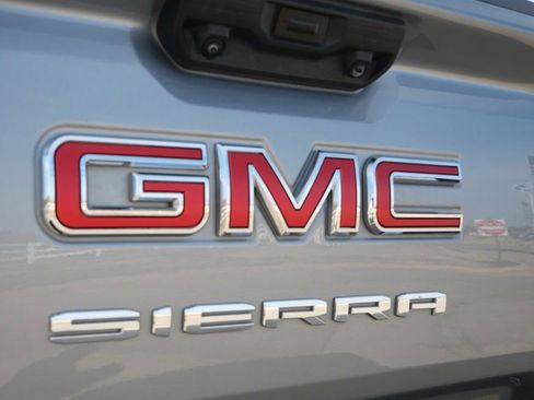 Used 2023 GMC Sierra 1500 SLT AWD/4WD image 11