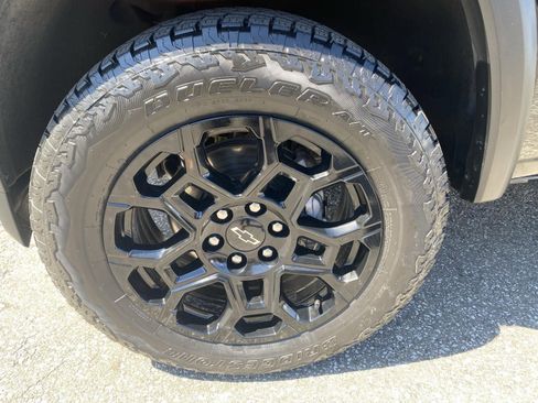 Used 2026 Chevrolet Colorado Trail Boss AWD/4WD image 13