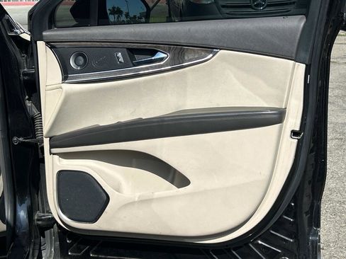 Used 2020 Lincoln Nautilus Reserve w/ Equipment Group 201A image 26