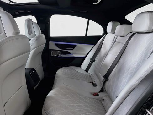 Certified 2024 Mercedes-Benz E 350 4MATIC Sedan image 9