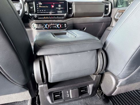 Used 2024 GMC Sierra 1500 SLE w/ Preferred Package AWD/4WD image 16