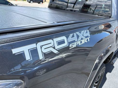 Used 2020 Toyota Tacoma TRD Sport AWD/4WD image 15