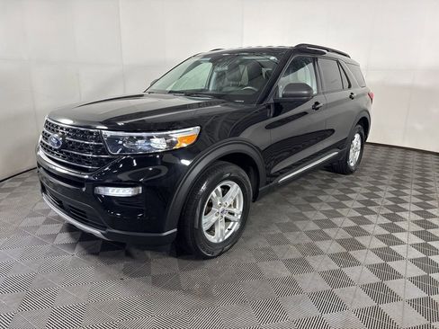 Used 2023 Ford Explorer XLT w/ Equipment Group 202A image 5