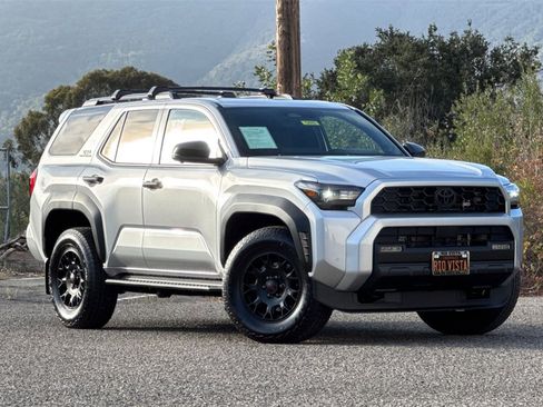 Used 2025 Toyota 4Runner TRD Off-Road Premium image 2
