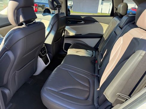 Used 2019 Lincoln Nautilus Reserve image 16