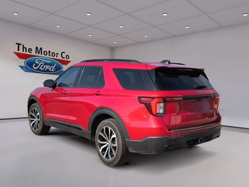 Used 2025 Ford Explorer ST-Line image 7