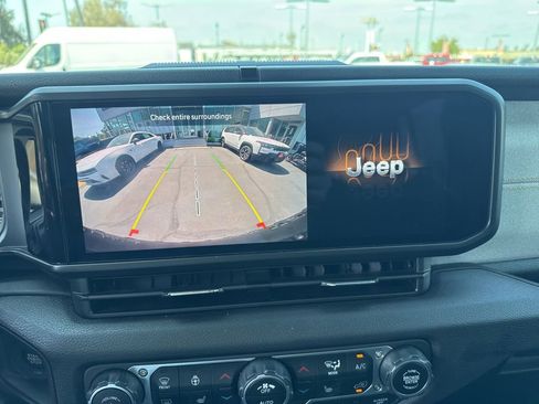 Used 2024 Jeep Wrangler Unlimited Sport AWD/4WD image 23