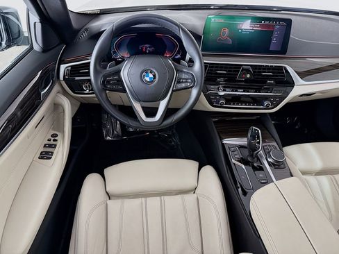 Used 2023 BMW 530i w/ Convenience Package image 23