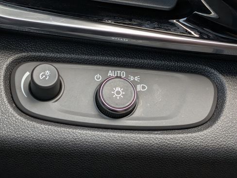 Used 2024 Buick Envista Avenir image 24