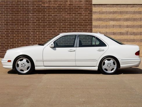 Used 2000 Mercedes-Benz E 55 AMG Sedan image 2