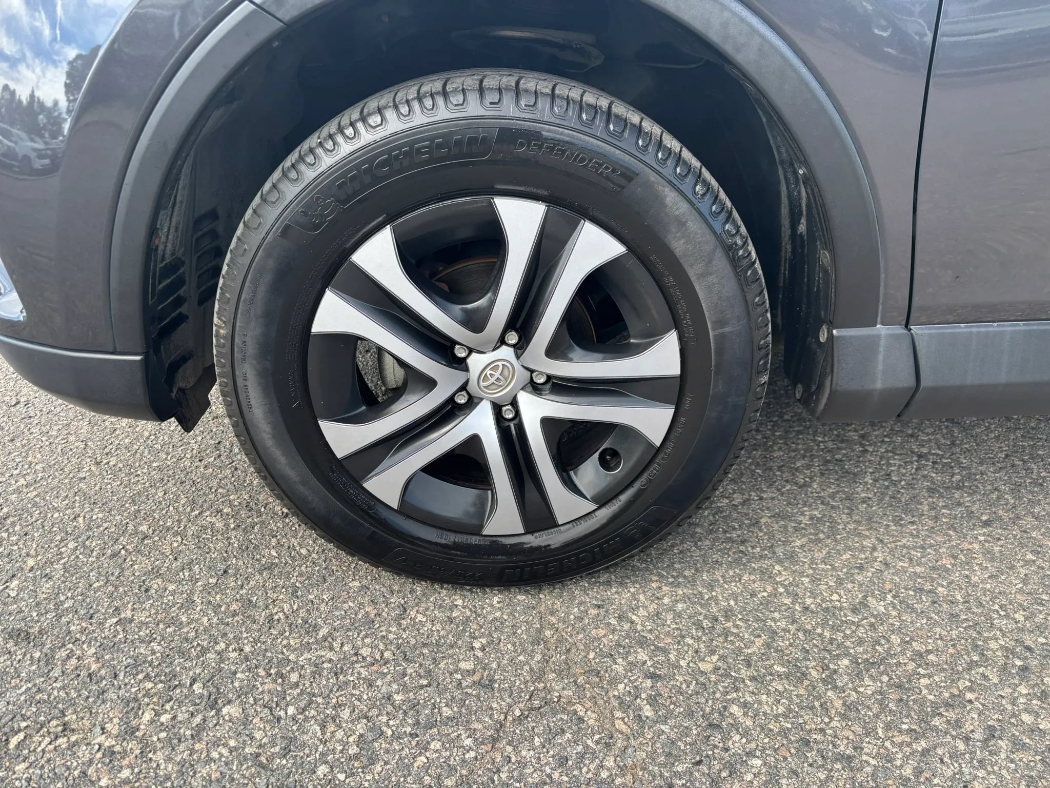 Used 2016 Toyota RAV4 LE FWD image 10