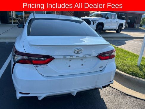 Used 2023 Toyota Camry SE FWD image 11