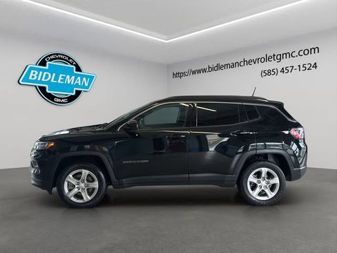 Used 2024 Jeep Compass Latitude AWD/4WD image 4